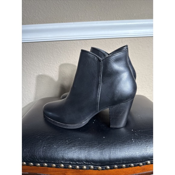 Thursday Boot Co Women's Size 9 US Black Ankle Boots Zipper Leather Bootie - Picture 4 of 7